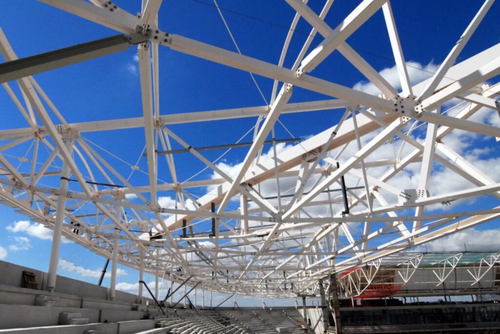 Estructuras metálicas que requieren un proceso de recubrimiento anticorrosivo para estructuras de acero en México